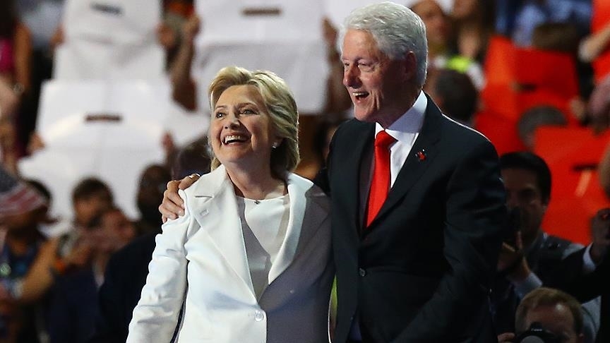 Eski ABD Başkanı Bill Clinton ve eşi Hillary Clinton, Jeffrey
