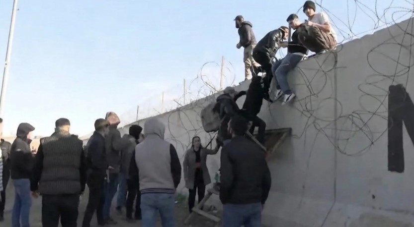 Haseke’nin Şeddadi ilçesindeki hapishanede DEAŞ’lıların serbest bırakılması büyük tartışma yarattı.