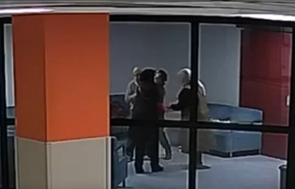 KOCAELİ Üniversitesi Araştırma ve Uygulama Hastanesi’nde (KOÜ) boğazına yiyecek takılan