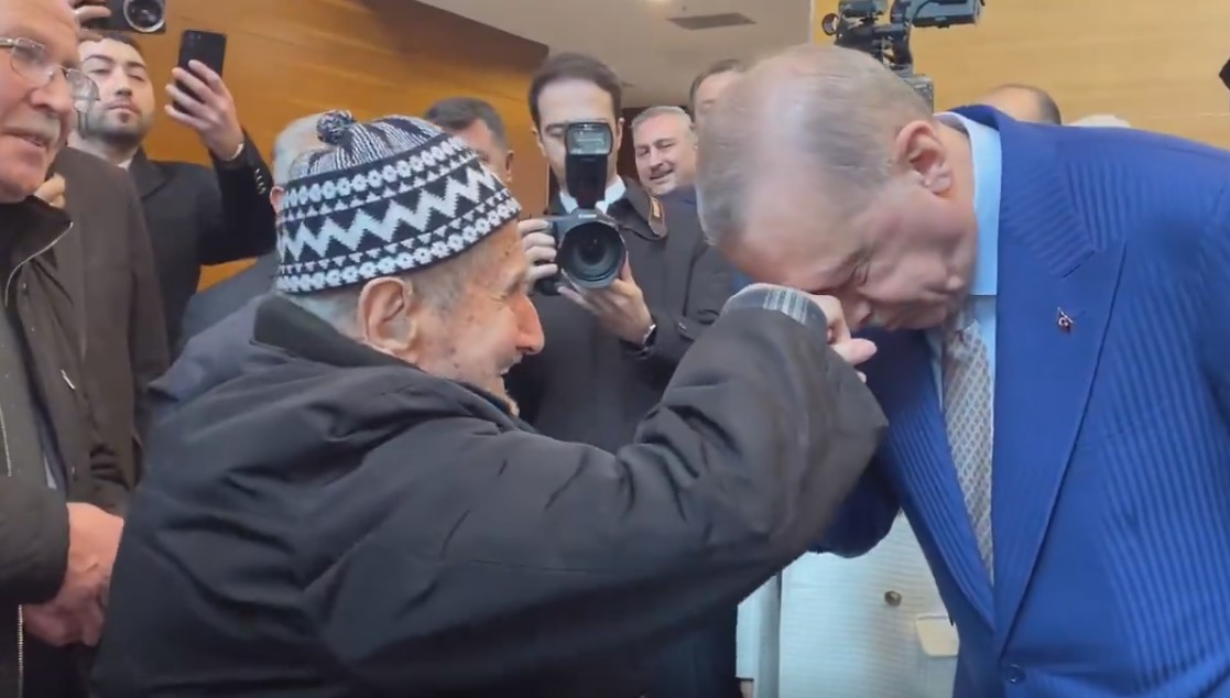 Cumhurbaşkanı Recep Tayyip Erdoğan, AK Parti MYK toplantısı öncesinde kendisini