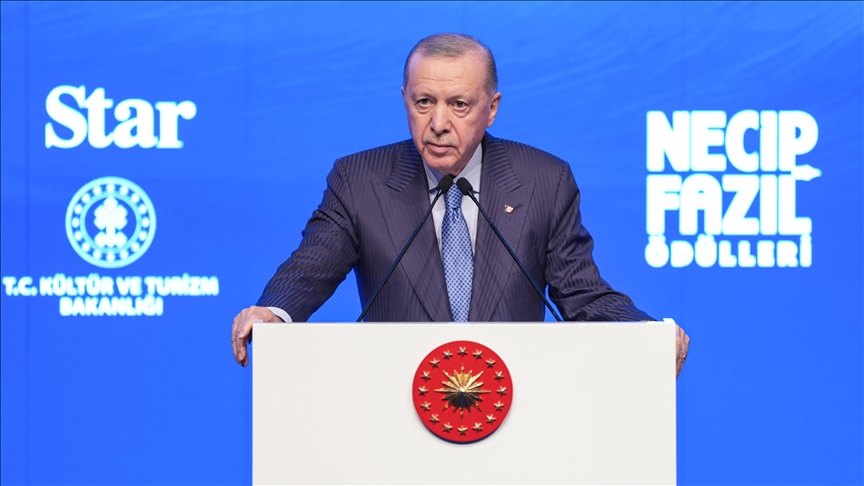 Cumhurbaşkanı Recep Tayyip Erdoğan, Atatürk Kültür Merkezi’nde düzenlenen 12. Necip