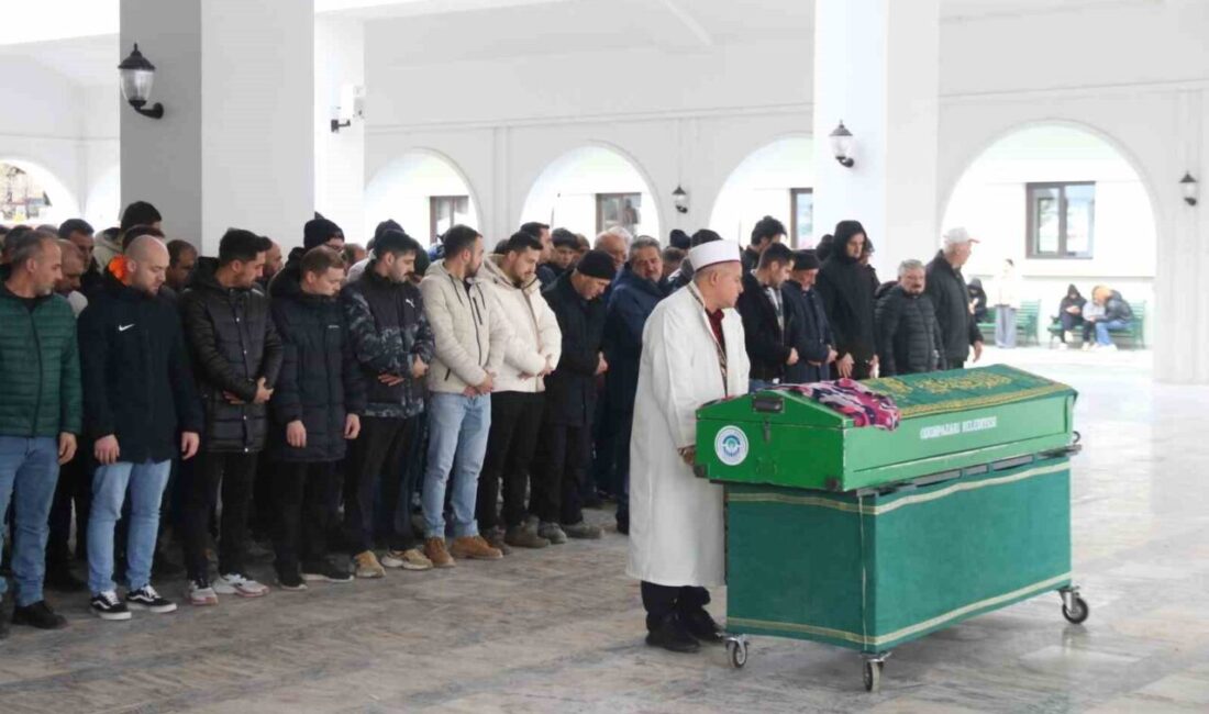 Eskişehir’de bir araçla yarışan otomobilin çarpması sonucunda hayatını kaybeden 3