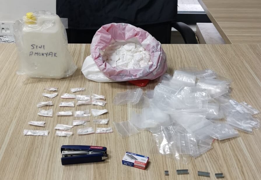 İZMİR (AA) – İzmir'in Bayraklı ilçesinde uyuşturucuyla yakalanan şüpheli gözaltına