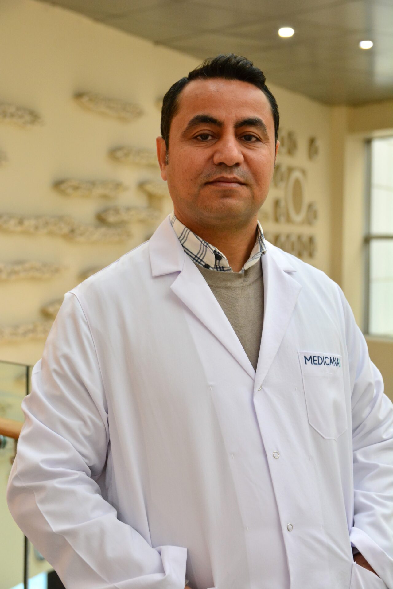 - Medicana International İstanbul Hastanesi Göz Hastalıkları Uzmanı Doç. Dr.