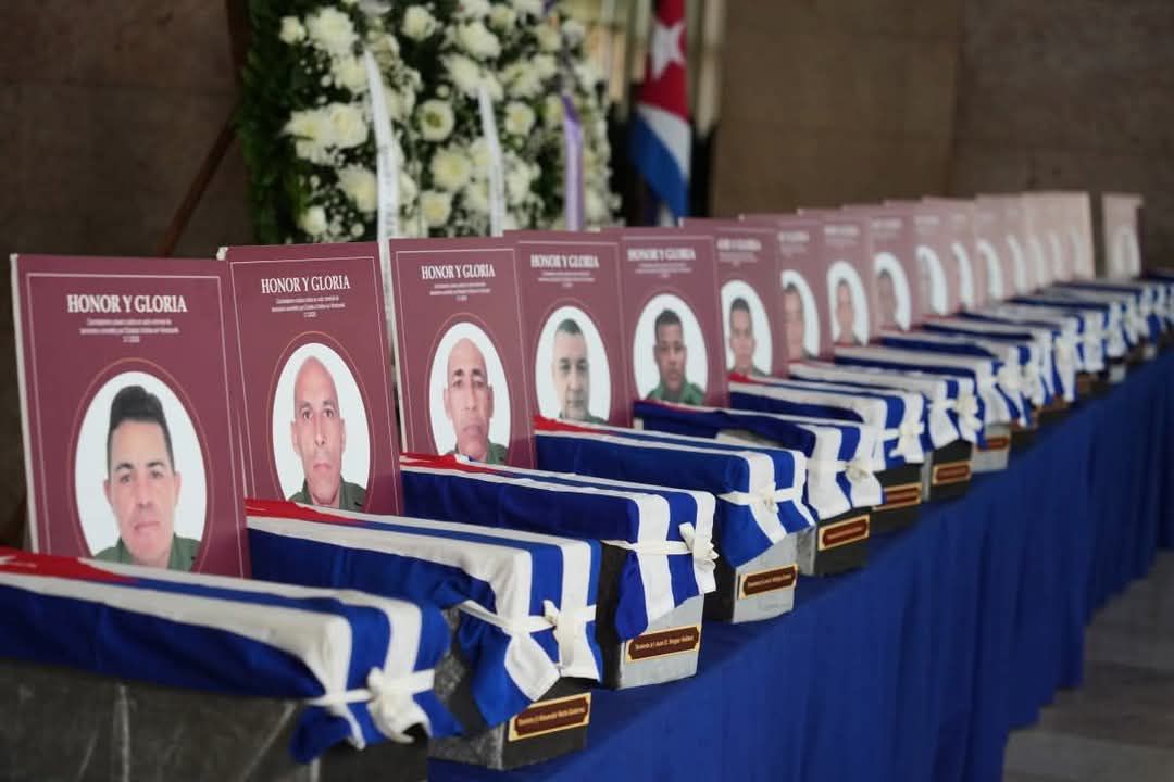 ABD’nin Venezuela’daki askeri operasyonunda yaşamını yitiren 32 Kübalı askerin naaşları,