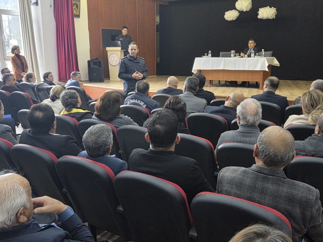 MUĞLA (AA) – Muğla'nın Marmaris ilçesinde muhtarlara yönelik eğitim toplantısı