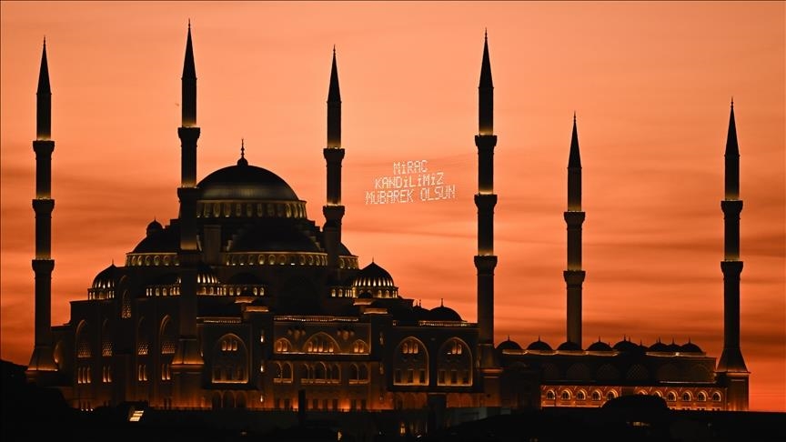 İslam inancına göre, Hazreti Muhammed'in, Allah'ın daveti üzerine Mescid-i Haram'dan