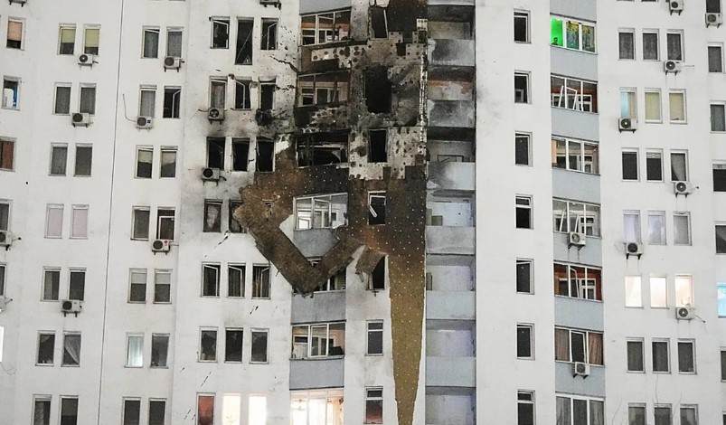 Rusya, Ukrayna’ya Oreşnik orta menzilli balistik füzeleri ve İHA’larla saldırdı.