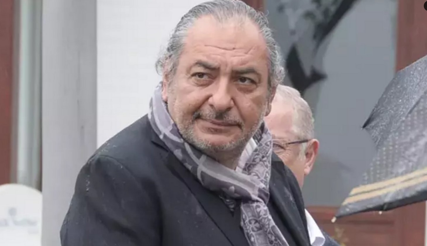 Gazeteci ve eski televizyoncu Reha Muhtar’ın İstanbul Sarıyer’de bulunan yalısına,