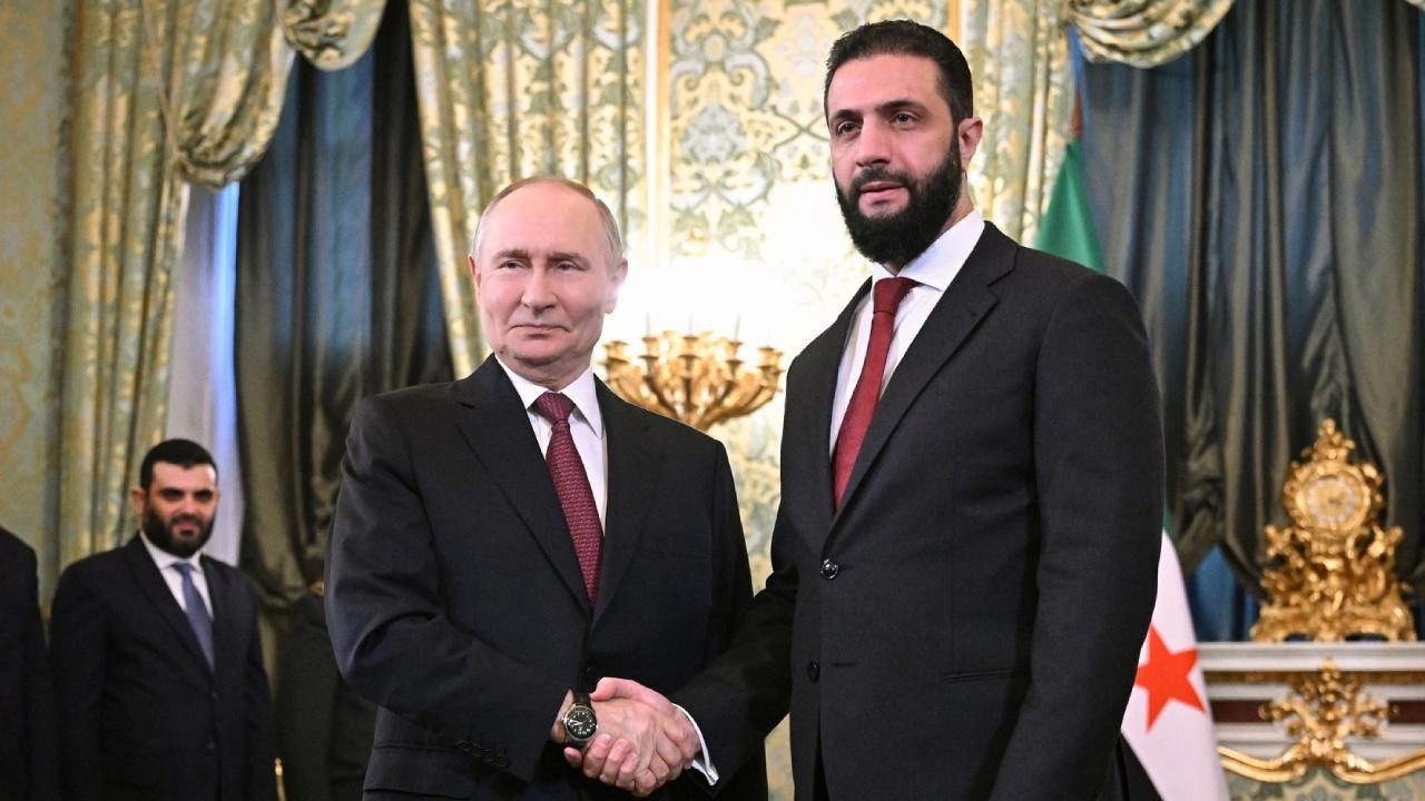 Suriye Devlet Başkanı Ahmed Şara, Rusya Devlet Başkanı Vladimir Putin