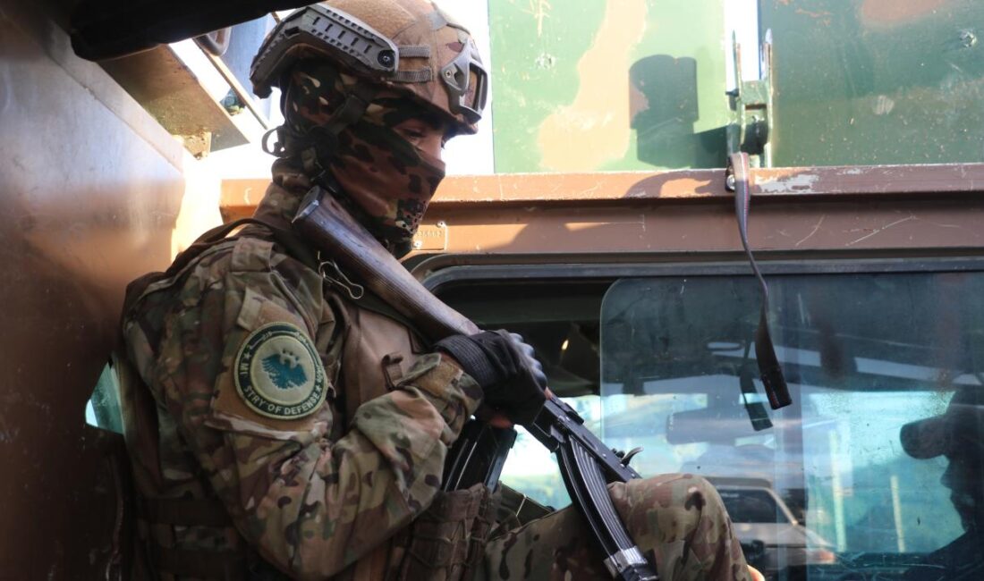 Suriye ordusu Fırat Nehri’nin batısında YPG’ye karşı operasyonlarını sürdürüyor. Suriye