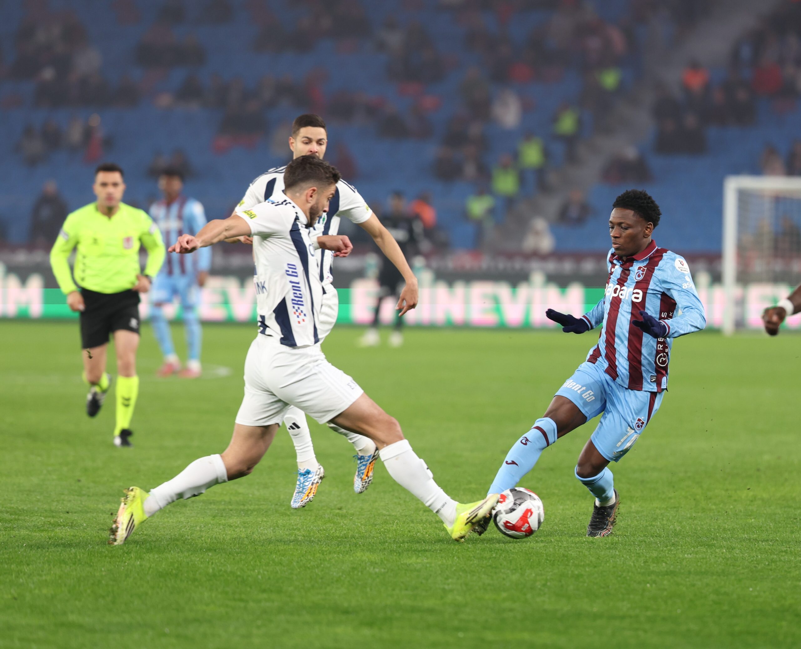 Süper Lig’in 19’uncu haftasında Trabzonspor, sahasında Kasımpaşa’yı 2-1 mağlup ederek