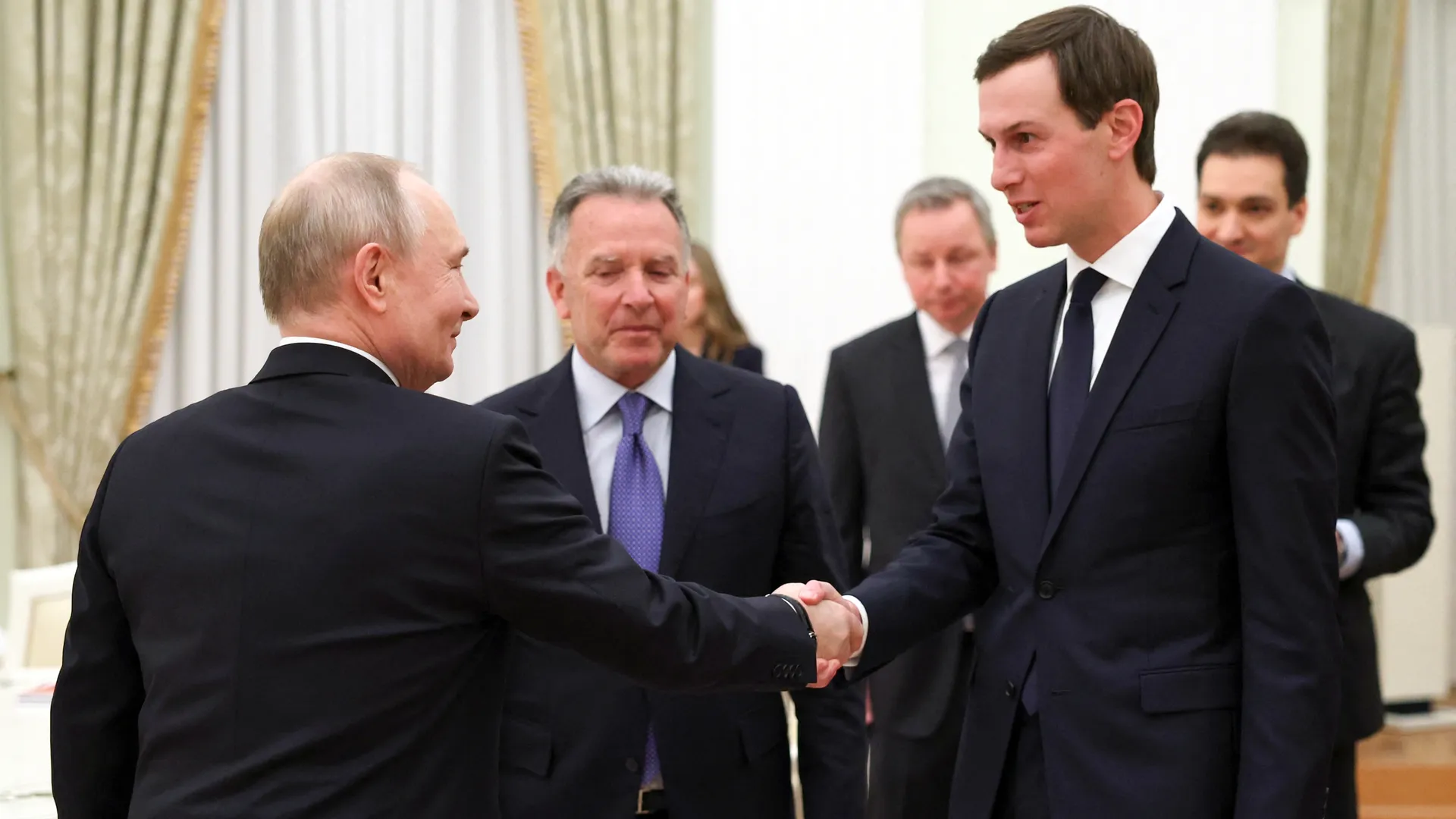 Başkan Trump'ın temsilcileri, ABD'nin Ukrayna barış planını görüşmek üzere Kremlin'de