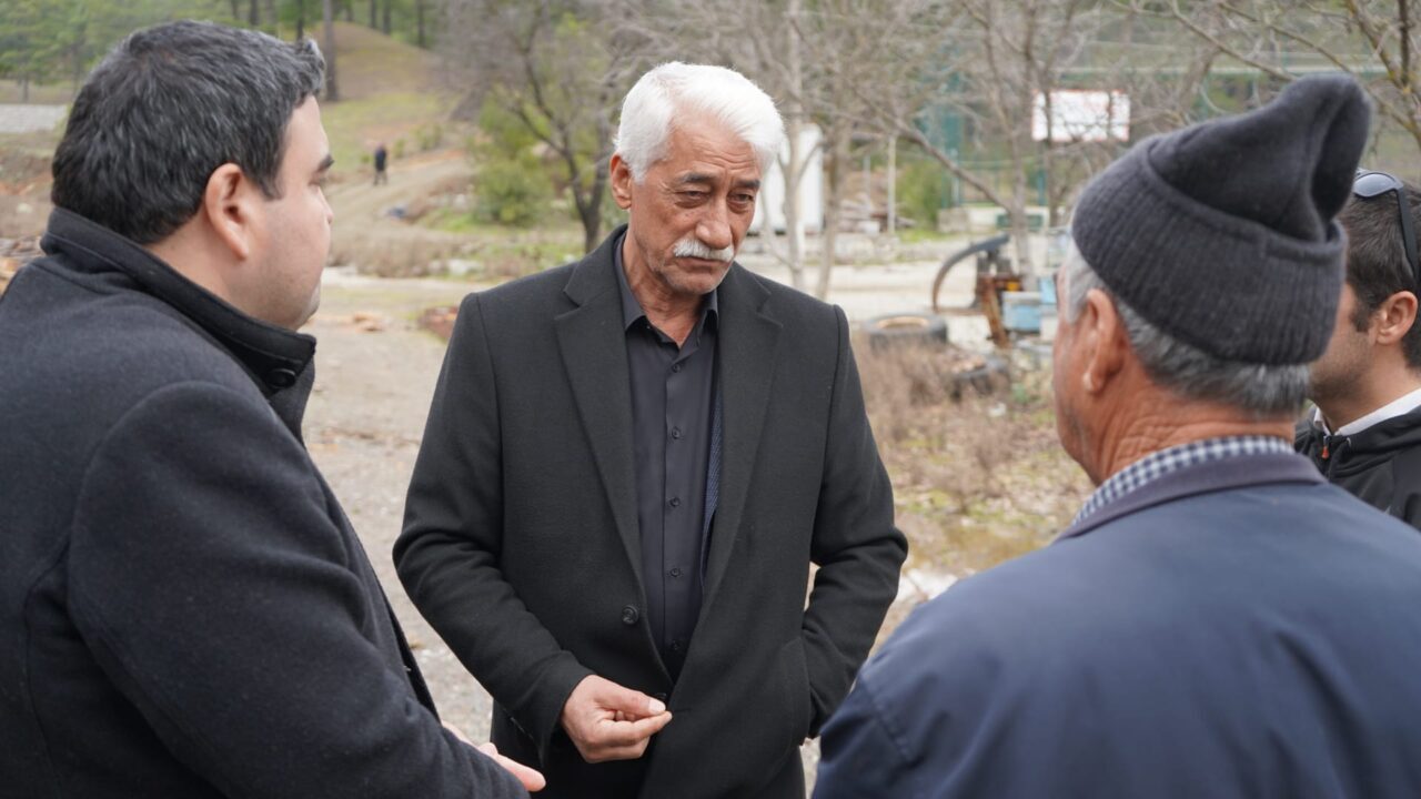 MUĞLA (AA) – Ula Belediye Başkanı Mehmet Caner, Kavakçalı Mahallesi'nde