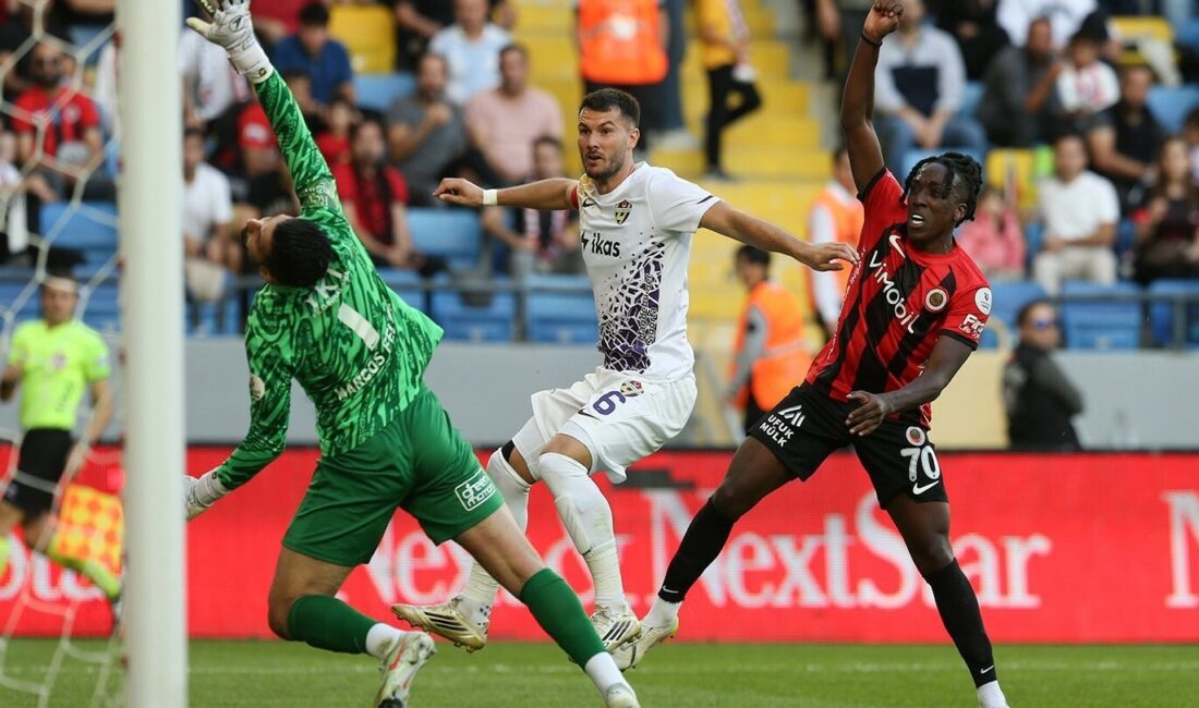 Süper Lig'in 23. haftasında alt sıraları yakından ilgilendiren kritik mücadelede