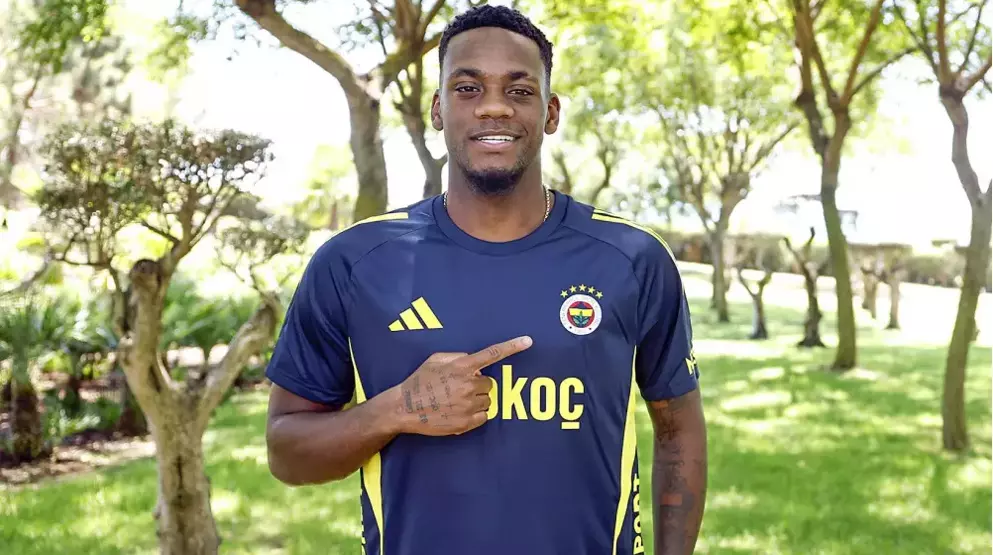 Fenerbahçe’de sezonun en çok tartışılan ismi Jhon Duran için yolun