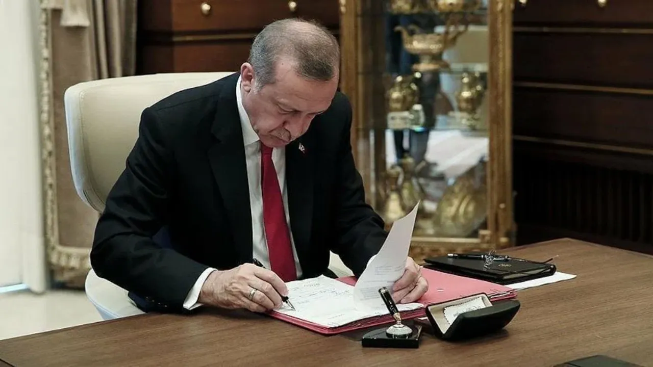 Resmi Gazete’de yayımlanan son Cumhurbaşkanlığı kararları ile önemli atamalar gerçekleşti.