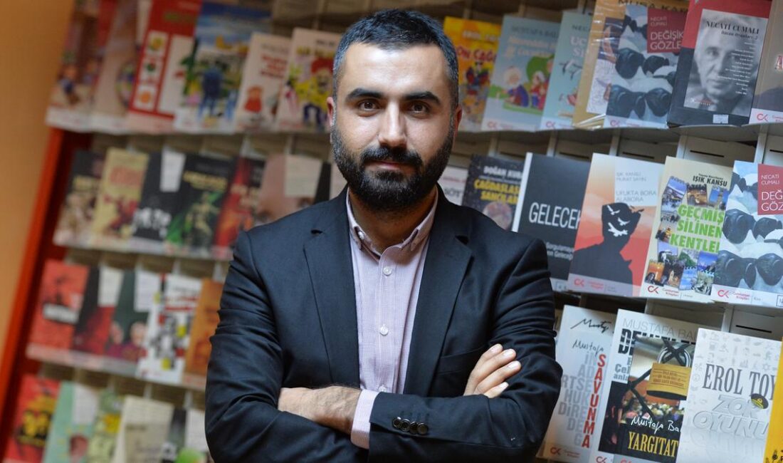 Gazeteci Alican Uludağ, İstanbul Cumhuriyet Başsavcılığı’nın talimatıyla Ankara’da gözaltına alındı.
