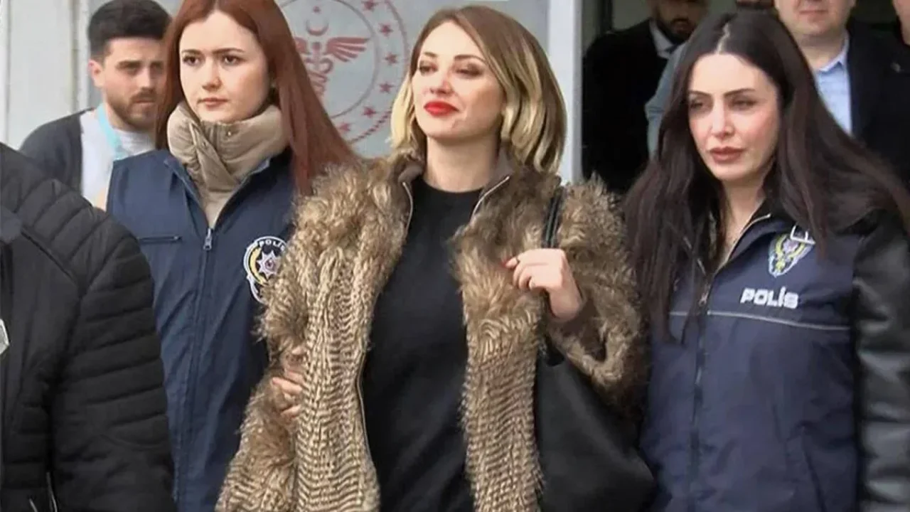 Avukat ve yazar Feyza Altun'un, çocukken maruz kaldığı cinsel istismara