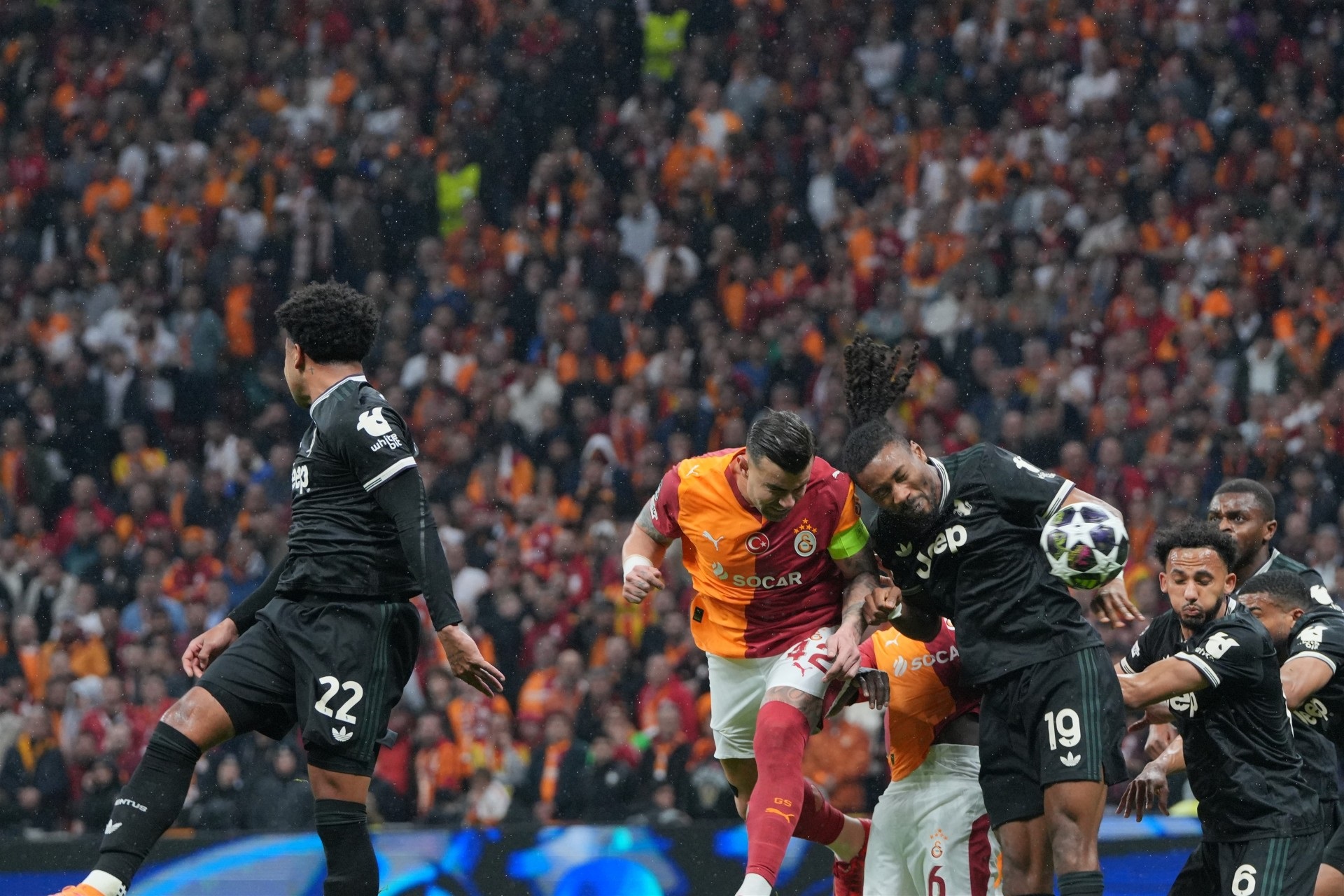 UEFA Şampiyonlar Ligi Son 16 Play-Off Turu ilk maçında Galatasaray,