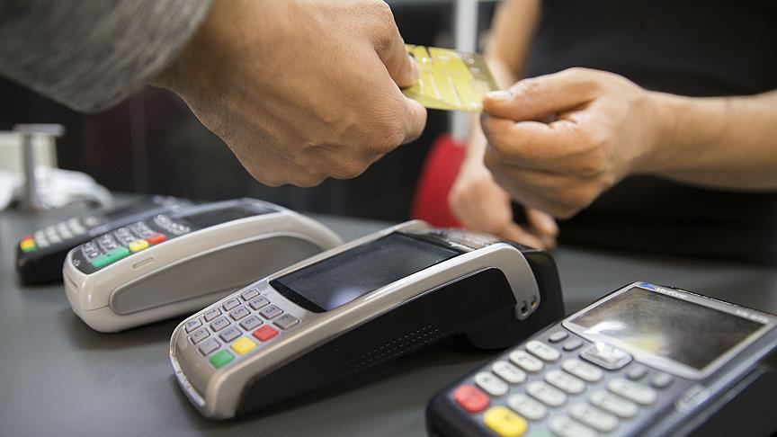 Bankalar, temassız kart kullanıcılarını dolandırıcılara karşı uyarıyor. Mobil bankacılık uygulamasındaki