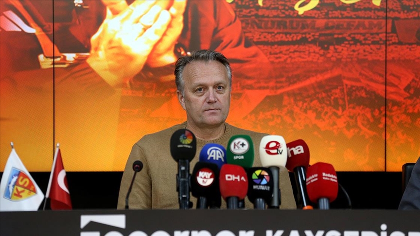 Trendyol Süper Lig ekiplerinden Zecorner Kayserispor’da teknik direktörlük görevine getirilen
