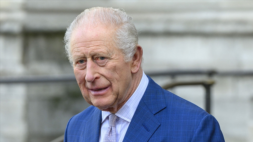 İngiltere Kralı 3. Charles, Lancashire’daki ziyareti sırasında kardeşi Andrew Mountbatten-Windsor’un