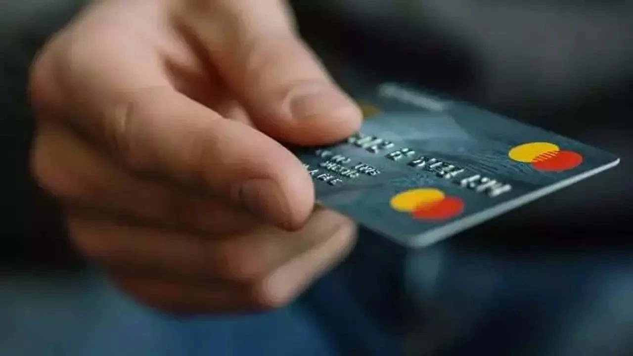 Bankacılık Düzenleme ve Denetleme Kurumu (BDDK), milyonlarca kredi kartı kullanıcısını