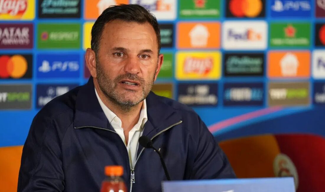 Galatasaray Teknik Direktörü Okan Buruk ve Nijeryalı yıldız Victor Osimhen,