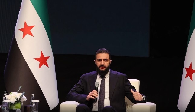 Suriye Cumhurbaşkanı Ahmed Şara, ülkenin önceliklerine odaklanması gerektiğini belirterek, yüzyıllardır