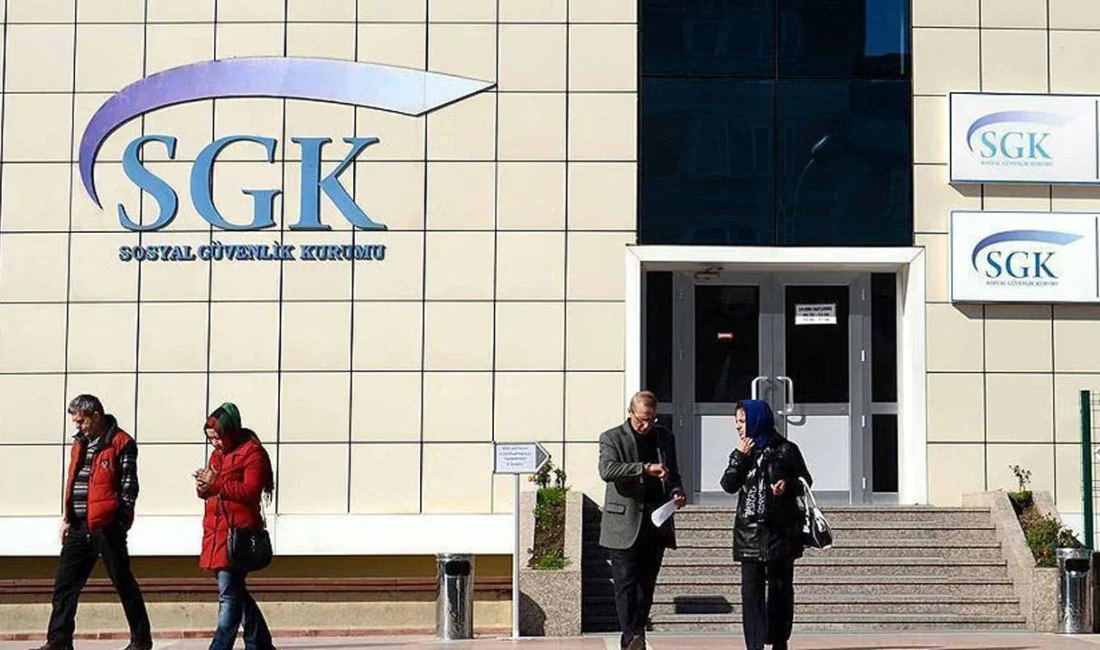 En düşük emekli maaşını 23.552 TL'ye çıkaran düzenleme Resmi Gazete'de