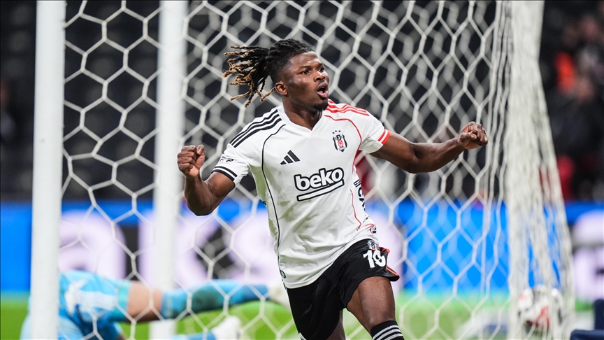 Beşiktaş’ın Başakşehir karşılaşmasında sakatlanan El Bilal Toure’nin sağlık durumu netleşti.