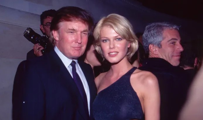 ABD Başkanı Trump, Jeffrey Epstein dosyasındaki yeni belgelerin kendisine komplo