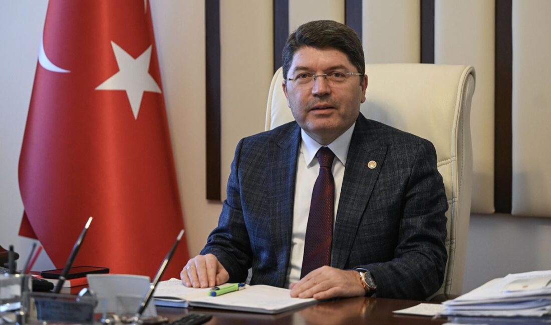 Adalet Bakanı Yılmaz Tunç, kabine değişikliği açıklandıktan sonra yayımladığı veda