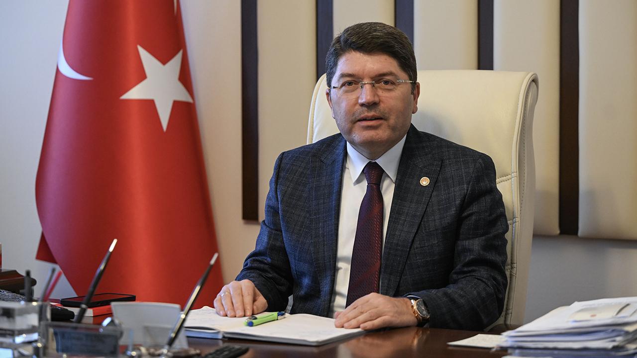 Adalet Bakanı Yılmaz Tunç, kabine değişikliği açıklandıktan sonra yayımladığı veda