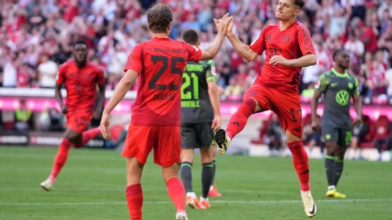 Almanya Bundesliga'da şampiyonluk yarışının en kritik maçlarından biri bugün oynanıyor.