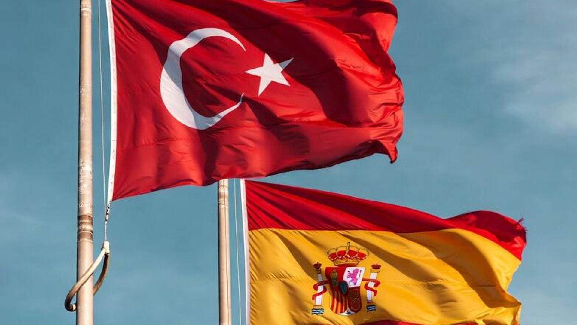 İran kaynaklı olduğu belirtilen füzenin Türk hava sahası yakınlarında imha