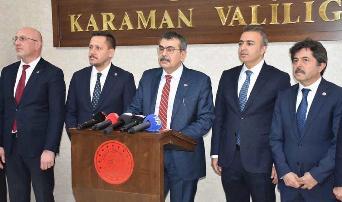 Milli Eğitim Bakanı Yusuf Tekin, riskli okullarda 24 saat polis