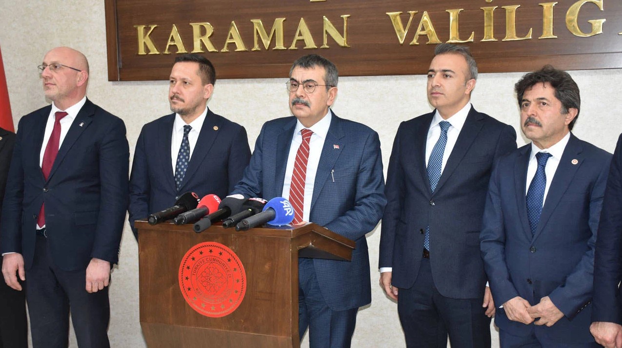 Milli Eğitim Bakanı Yusuf Tekin, riskli okullarda 24 saat polis