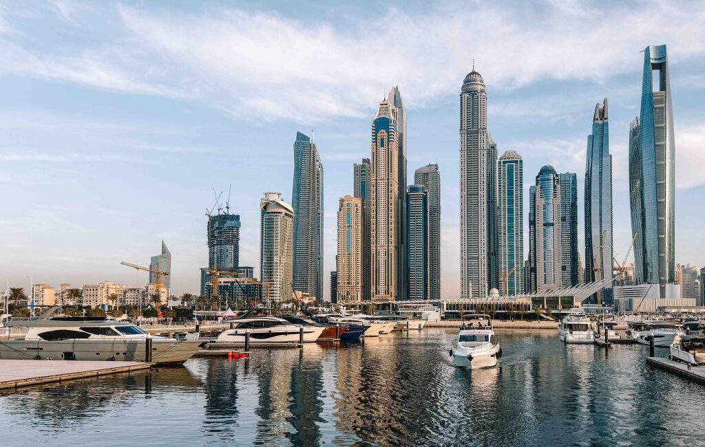 İran’ın Dubai ve Abu Dabi’ye yönelik füze ve İHA saldırıları,