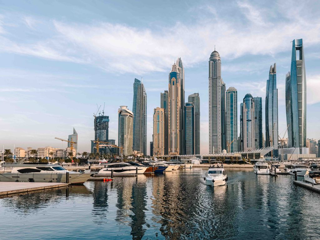 İran’ın Dubai ve Abu Dabi’ye yönelik füze ve İHA saldırıları,