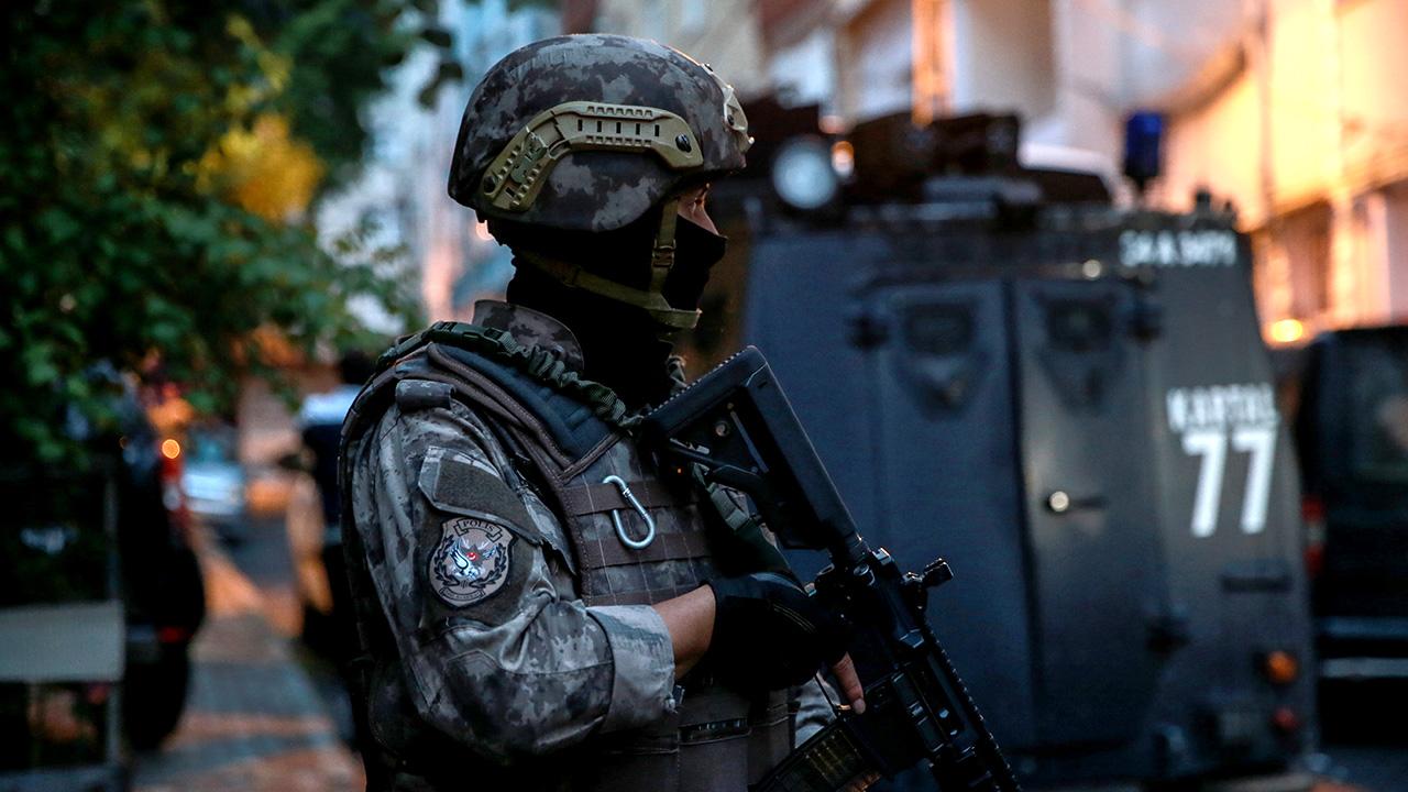 Ankara Cumhuriyet Başsavcılığı koordinesinde yürütülen operasyonda, Avrupa genelinde sigara kaçakçılığından