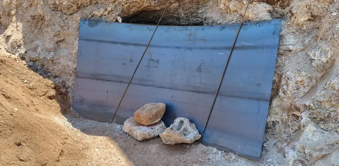 Kırıkhan ilçesinde iş makineleriyle yürütülen çalışma sırasında gün yüzüne çıkan
