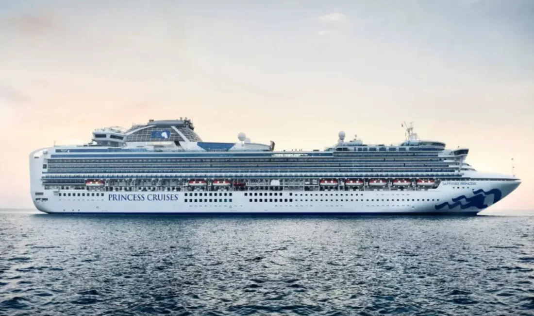 İspanya ile Kuzey Afrika arasında seyreden "Sapphire Princess" adlı lüks