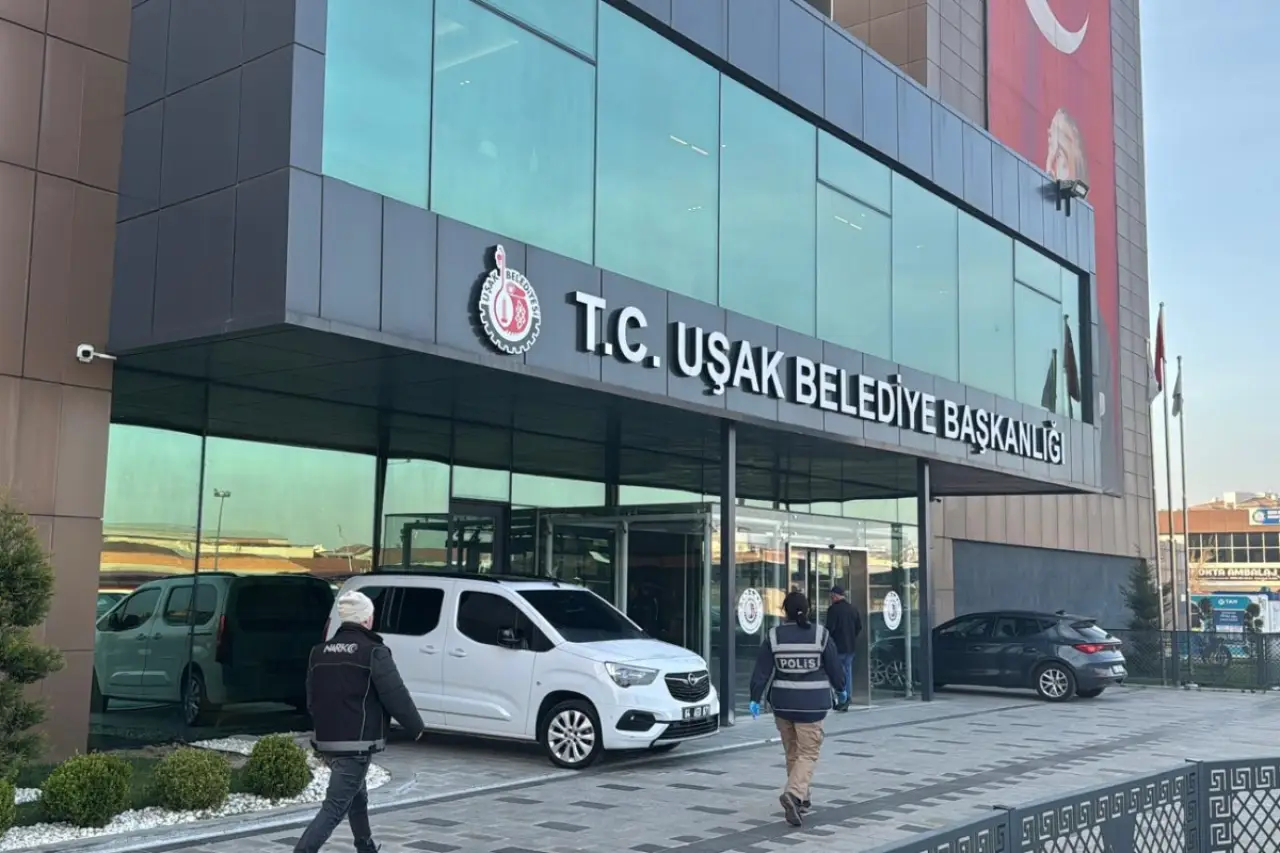 İstanbul Cumhuriyet Başsavcılığı tarafından yürütülen soruşturma kapsamında, aralarında belediye bürokratları