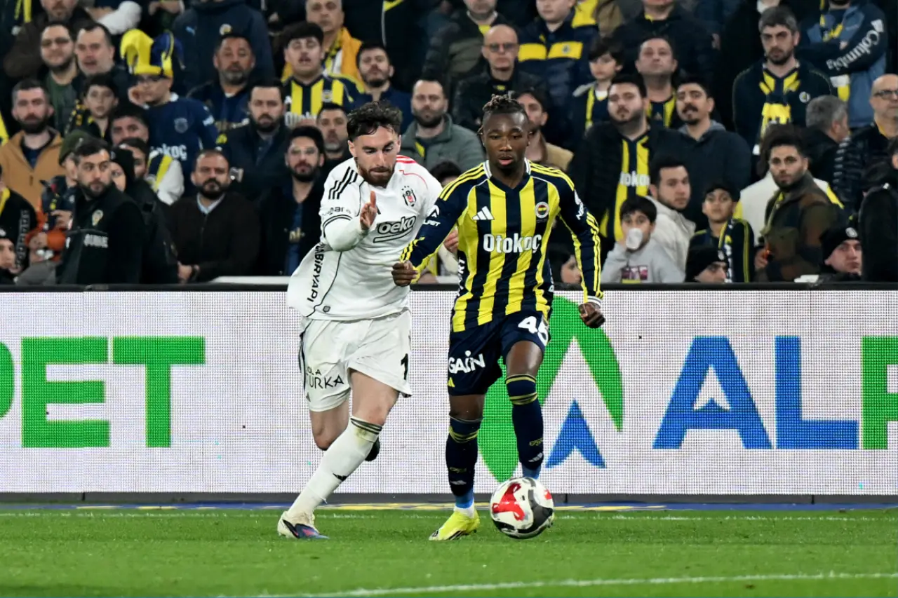 Fenerbahçe derbisindeki hakem kararlarına yönelik tepkiler nedeniyle Beşiktaş Kulübü ve