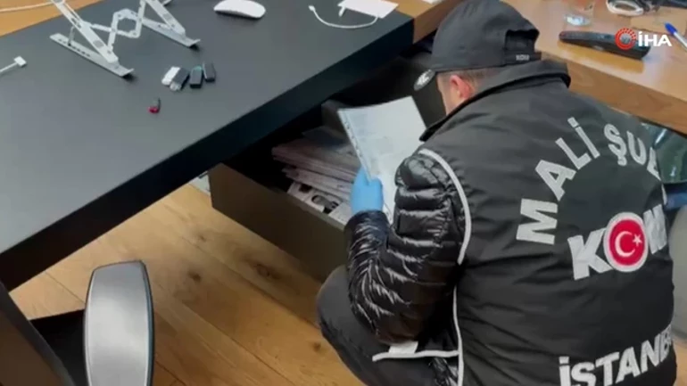 Soruşturma, belediye binası içinde oda tahsis edilen ve kendini "Başkan