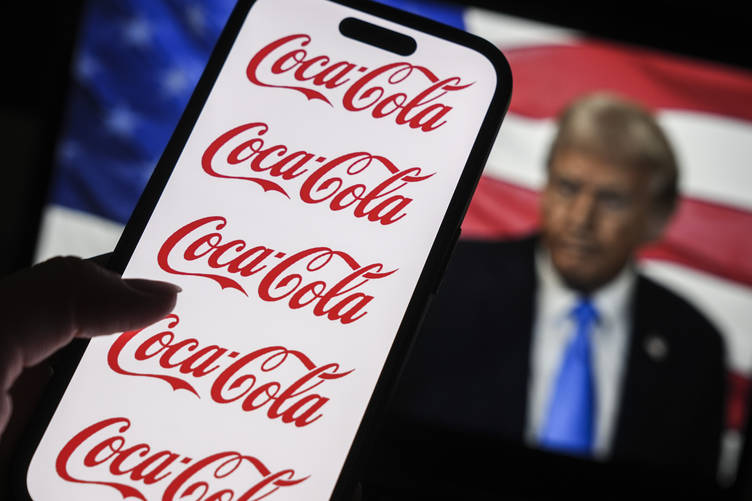 Donald Trump’ın diyet kola tutkusu yeni bir boyut kazandı. Sağlık