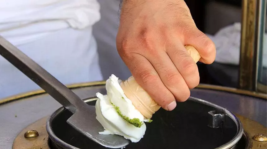 TasteAtlas tarafından açıklanan listede İngiltere’nin kaymaklı dondurmasının 4. sırada, İtalya’nın