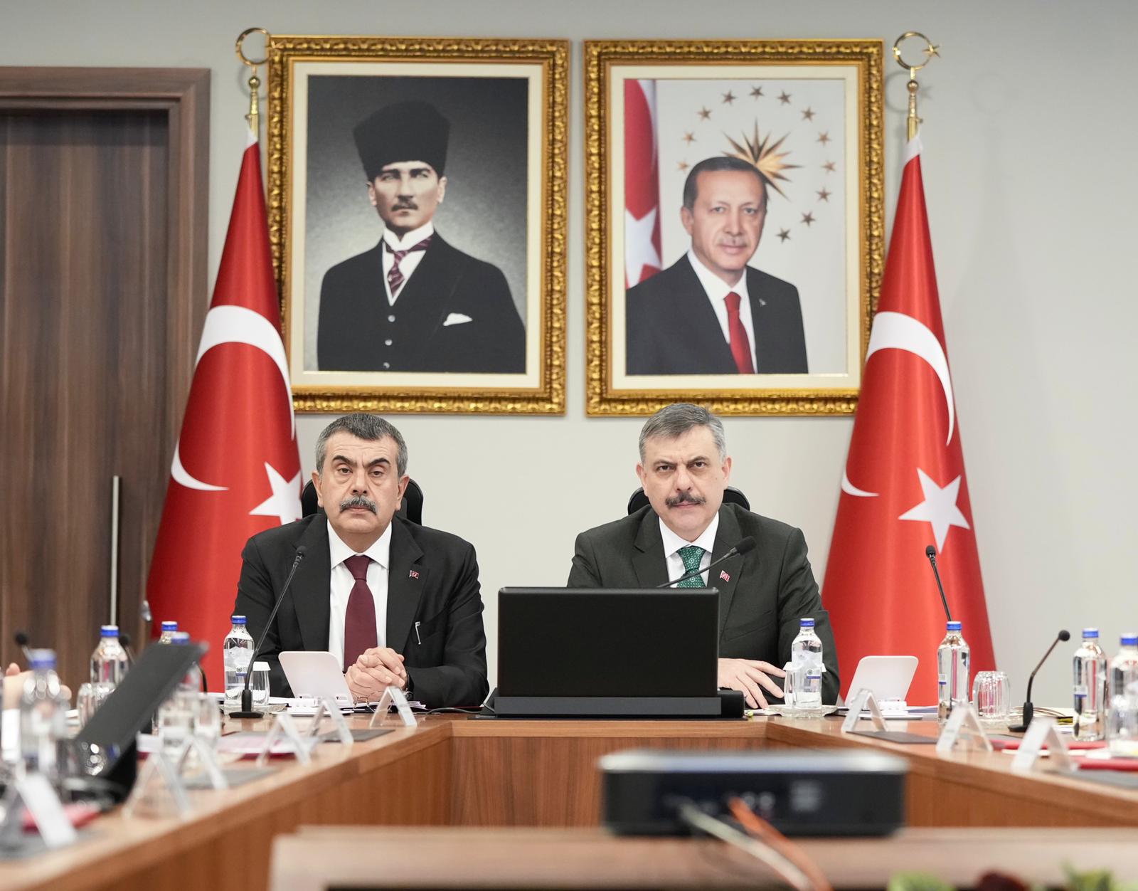 İçişleri ve Millî Eğitim Bakanlıkları koordinasyonunda gerçekleştirilen üst düzey toplantıda,